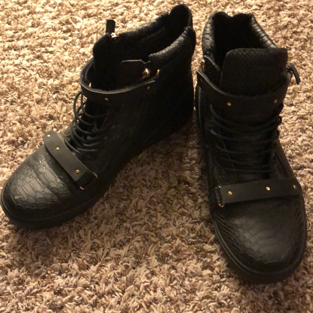 Boots shoes